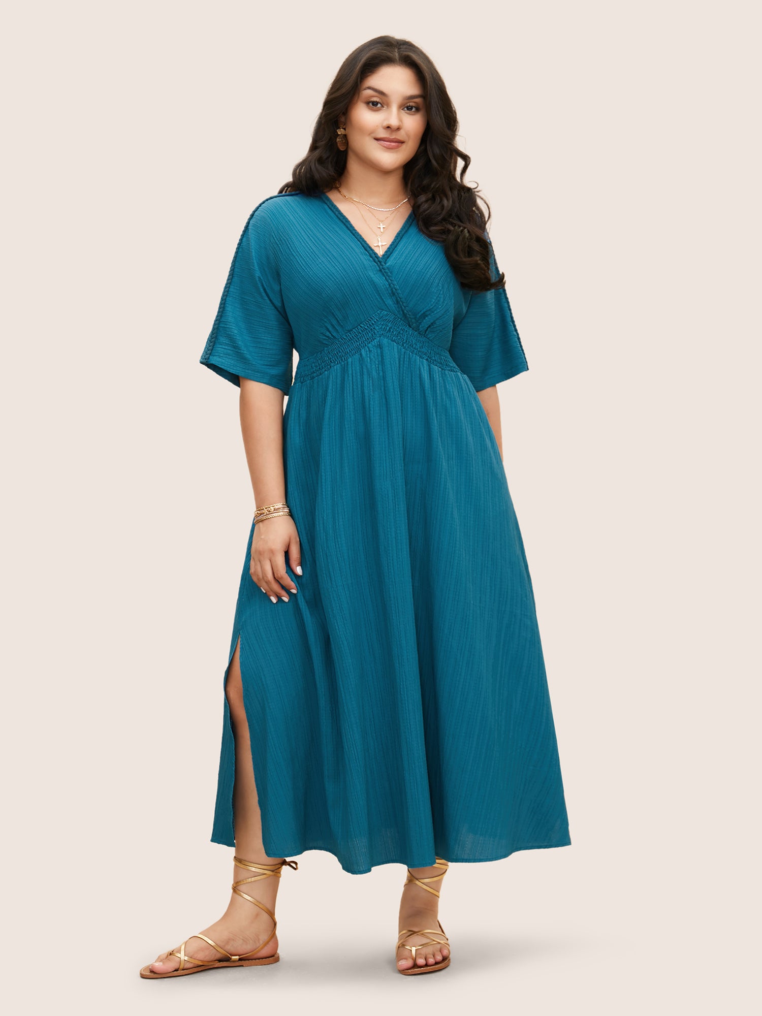 V Neck Shirred Contrast Webbing Split Side Dress – BloomChic