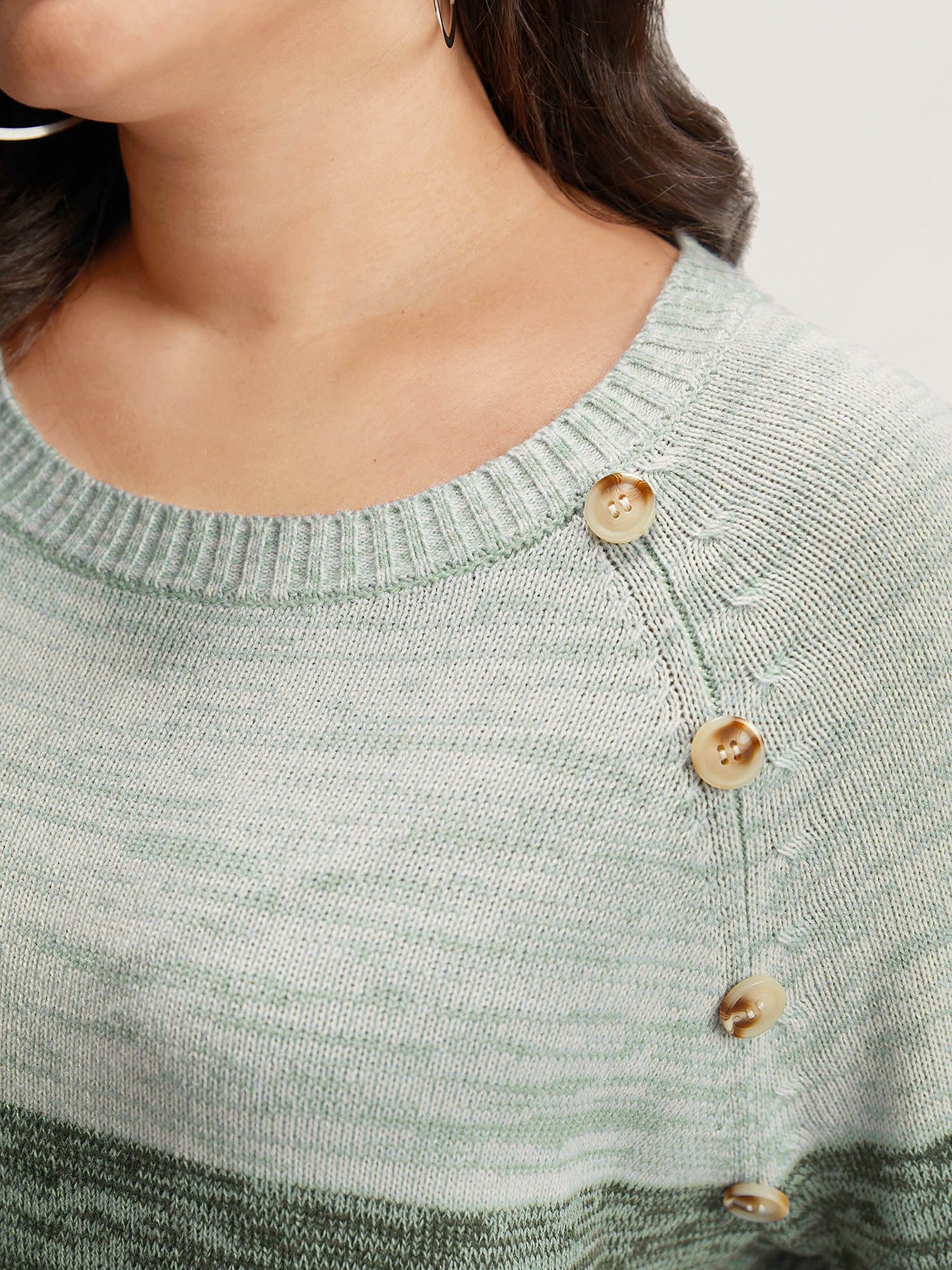 Colorblock Contrast Heather Button Detail Pullover – BloomChic
