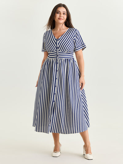Plus Size and Curvy Office Dresses for Women Sizes 10-30 | BloomChic Plus Size and Curvy Office Dresses for Women Sizes 10-30 | BloomChic
