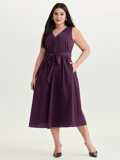 green emerald velvet dress Plus Size V Neck Prom Dress With Flowy Skirt And Beaded Bodice main image 0