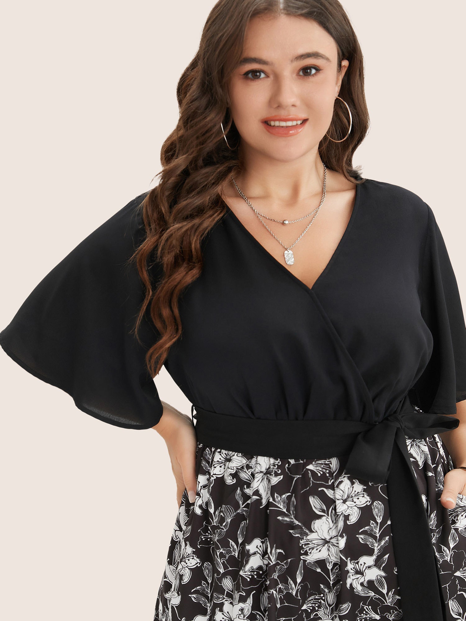V neck Pocket Dress Patchwork Ruffled Slit Hemline Dress main image 1