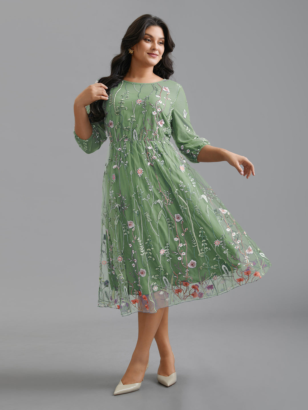 Floral Embroidered Elastic Waist Lined Midi Dress – BloomChic