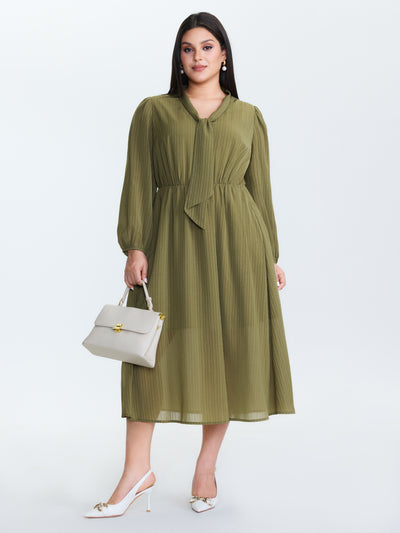 Plus Size and Curvy Green Dresses for Women Sizes 10-30 | BloomChic