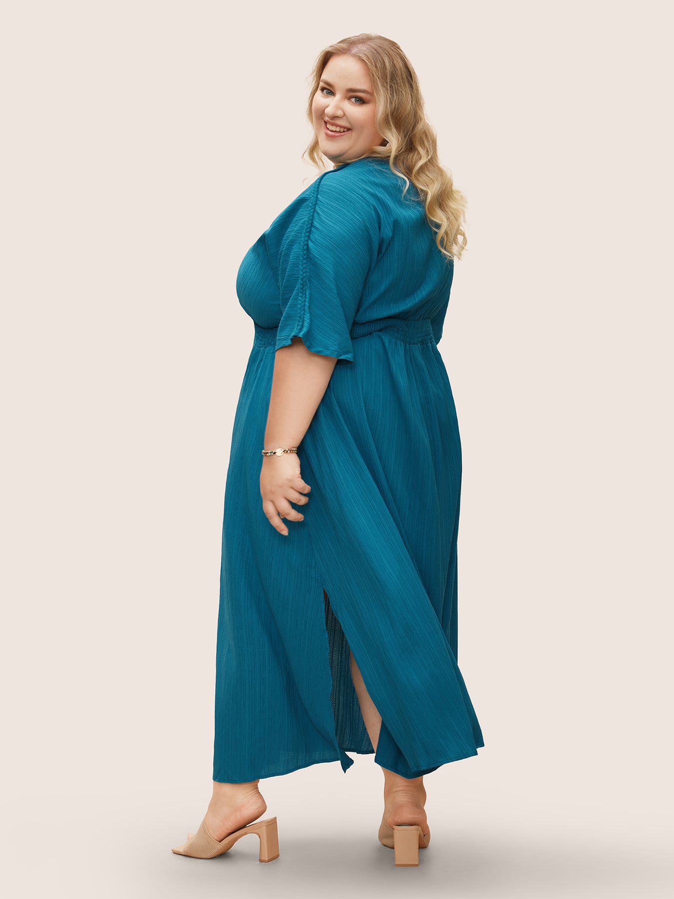 V Neck Shirred Contrast Webbing Split Side Dress – BloomChic