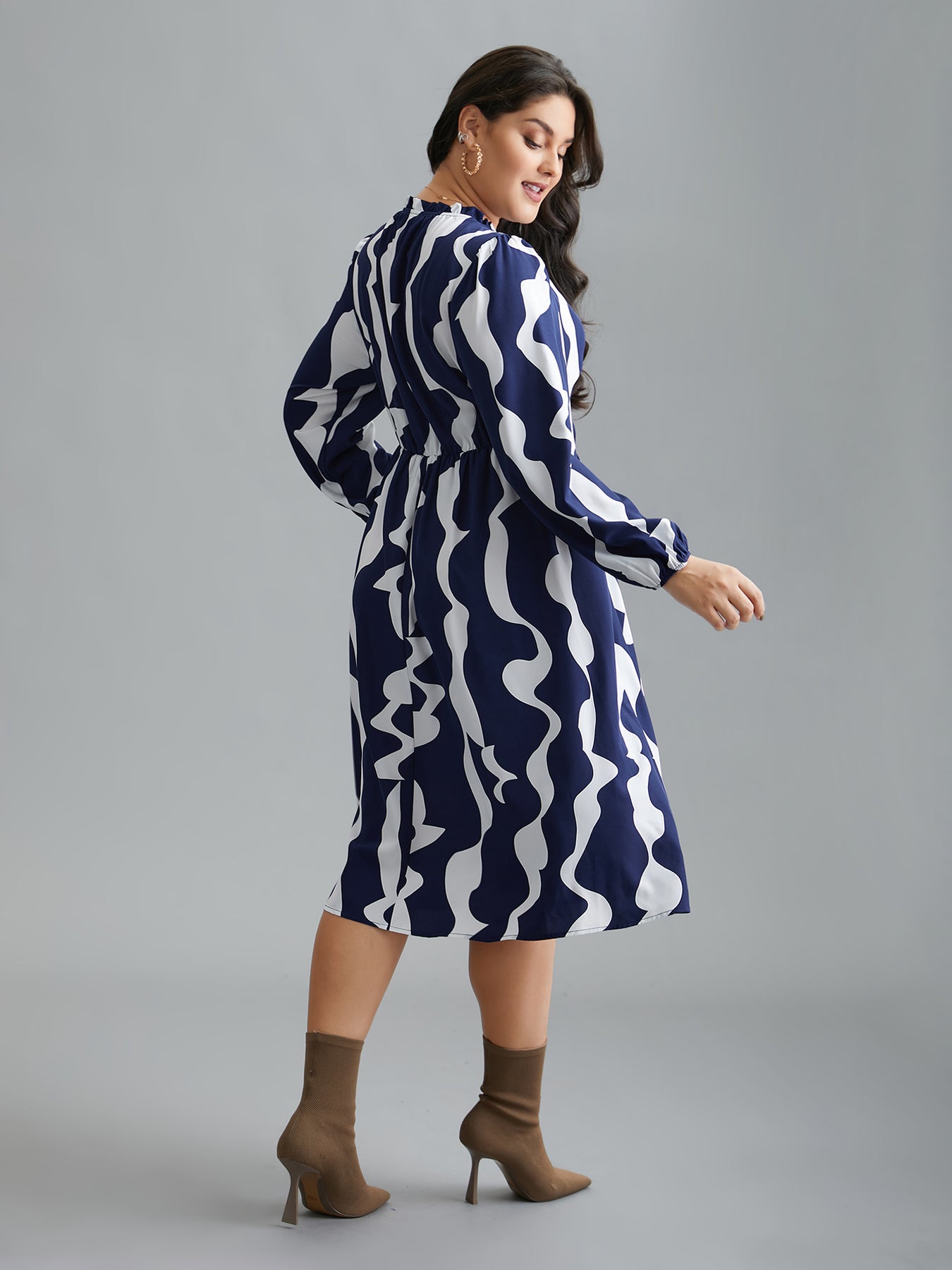 Round Neck Color Contrast Frill Trim Dress – BloomChic