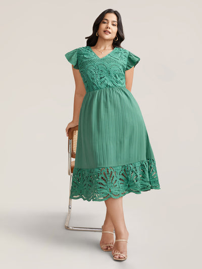 Plus Size and Curvy Green Dresses for Women Sizes 10-30 | BloomChic Plus Size and Curvy Green Dresses for Women Sizes 10-30 | BloomChic