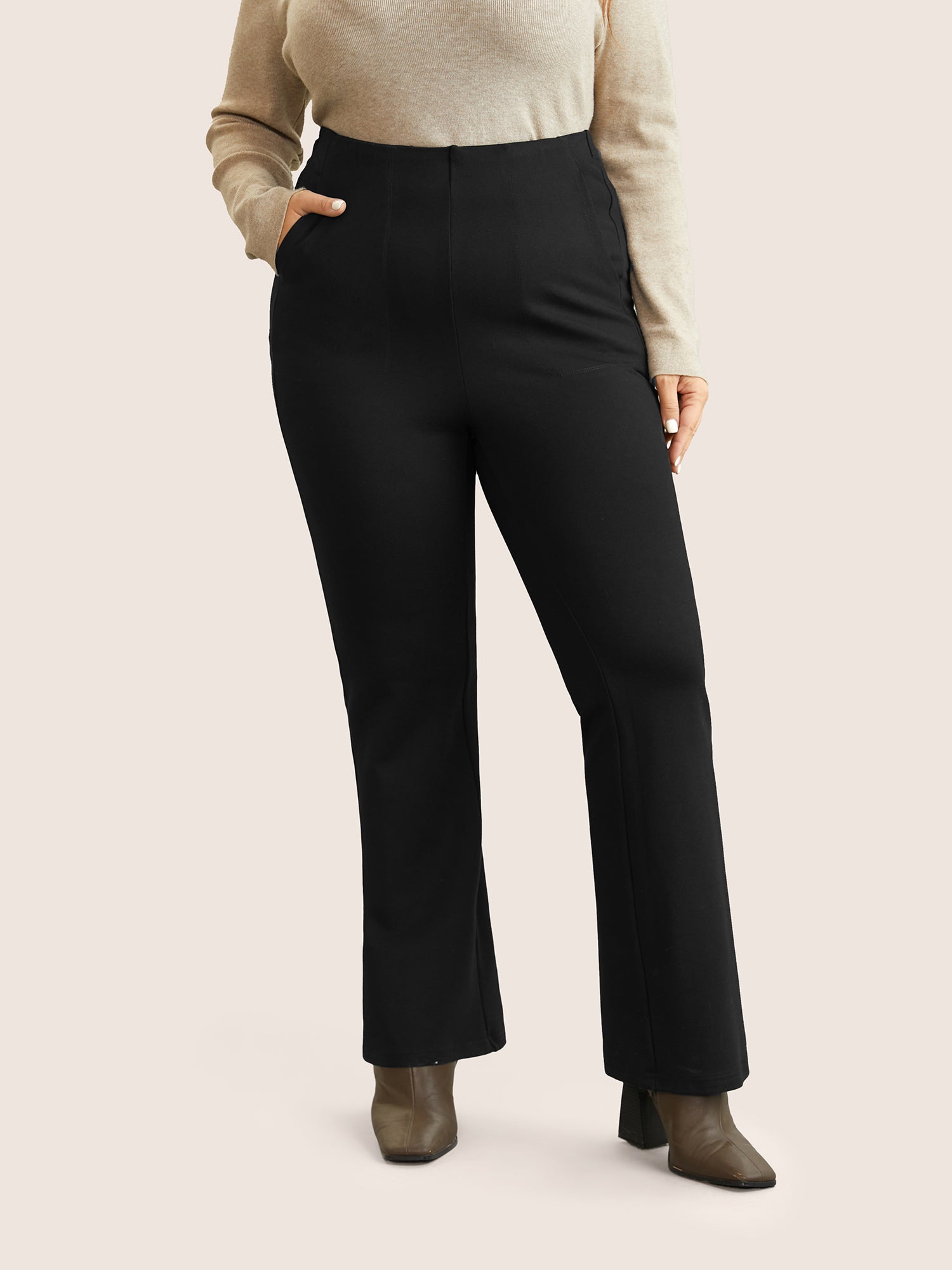 Plus Size and Curvy Pants for Women Sizes 10-30 | BloomChic