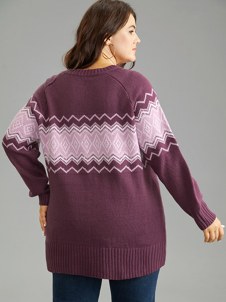 Plus Size Pullovers | Geo Raglan Sleeve Elastic Hem Pullover | BloomChic