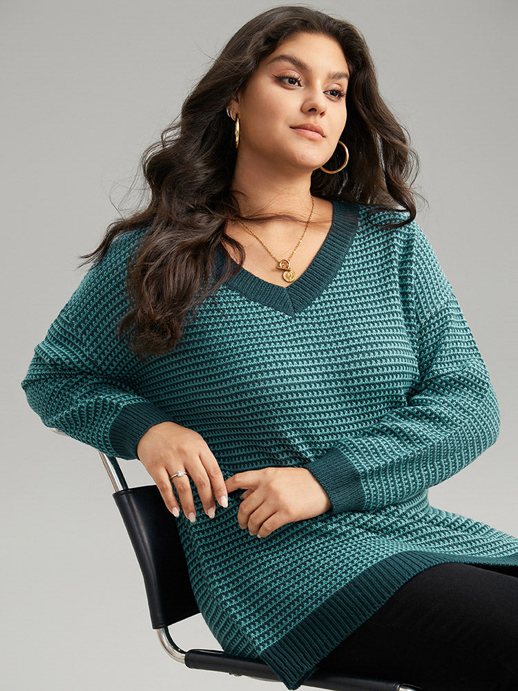 Solid Plisse V Neck Split Side Pullover