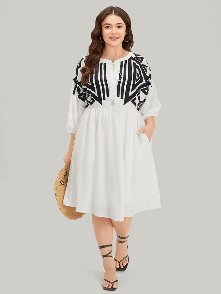 Geometric Print Notched Ties Tassels Elastic Cuffs Dress