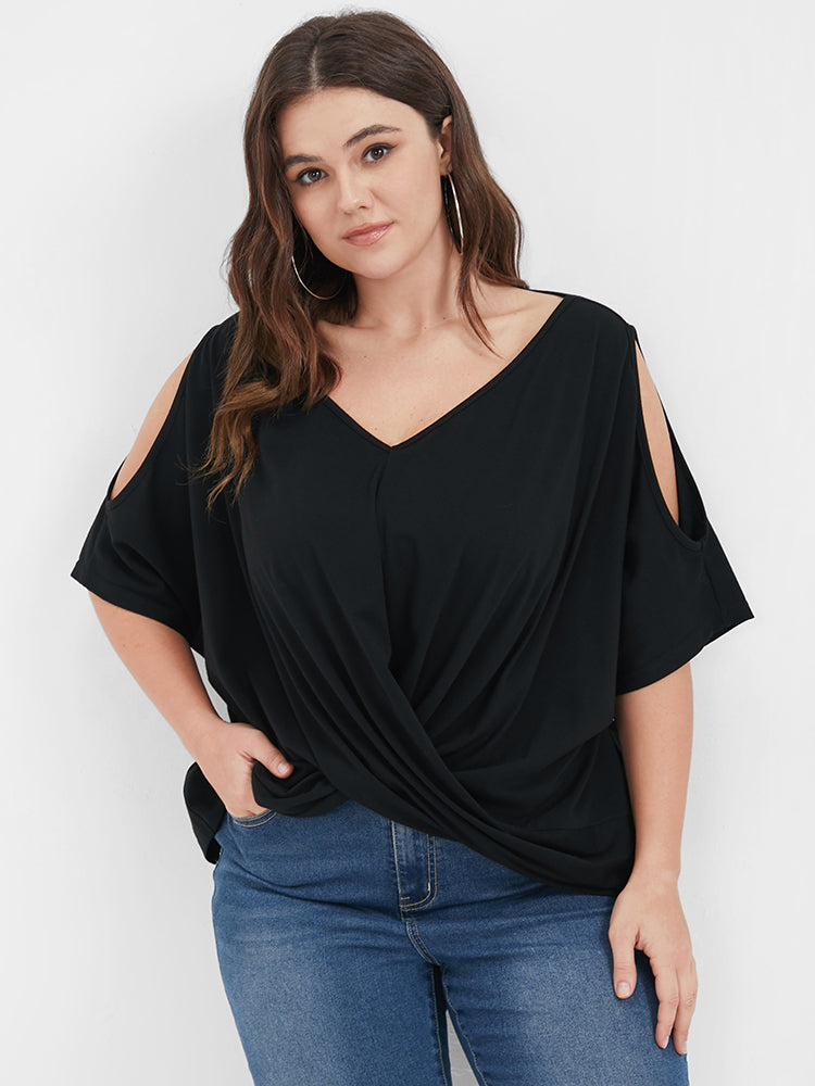 Solid Gathered Twist Front Cold Shoulder T-shirt – BloomChic