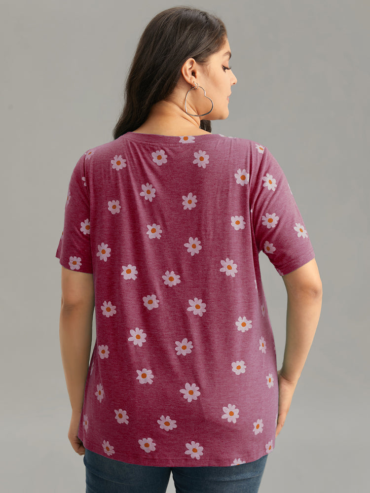 Plus Size T-shirts | Small Daisy Print Round Neck T-shirt | BloomChic