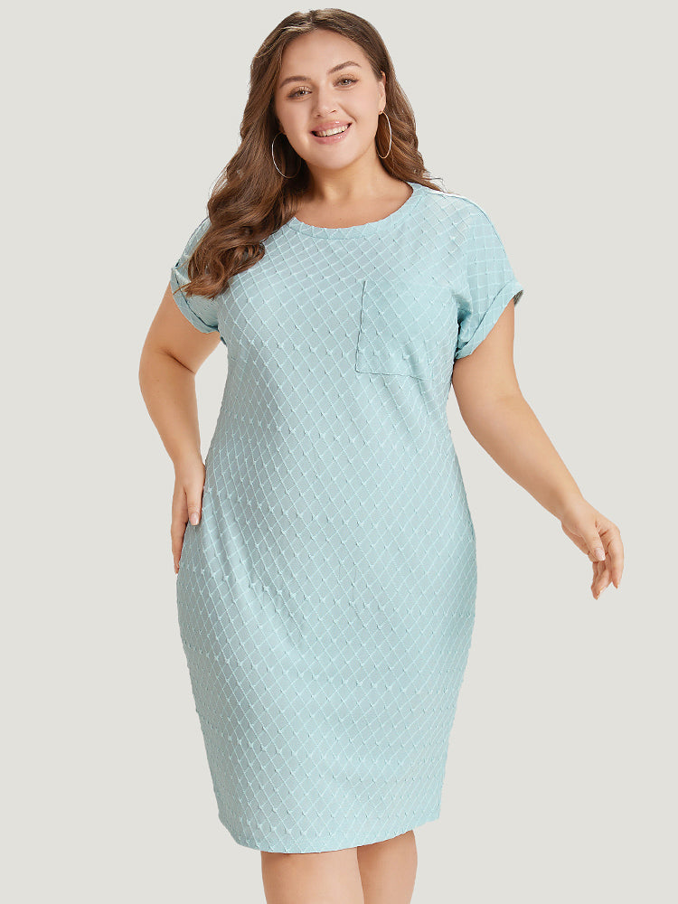 Solid Patched Pocket Cuffed Sleeve Plisse Dress