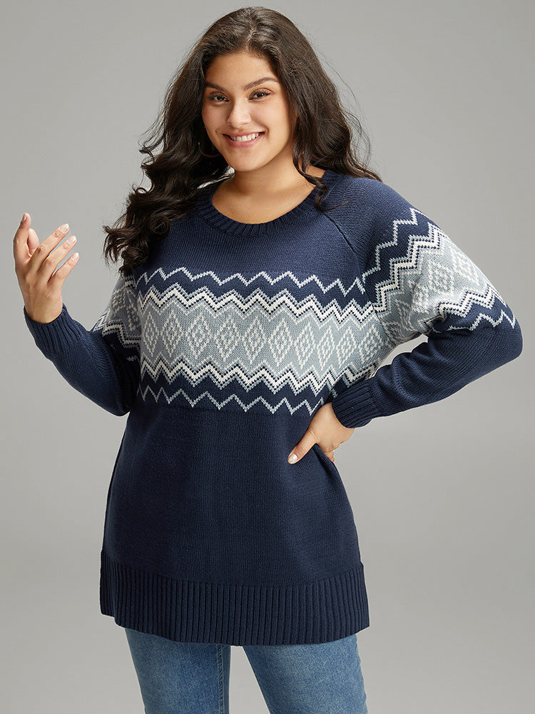 Plus Size Pullovers | Geo Raglan Sleeve Elastic Hem Pullover | BloomChic