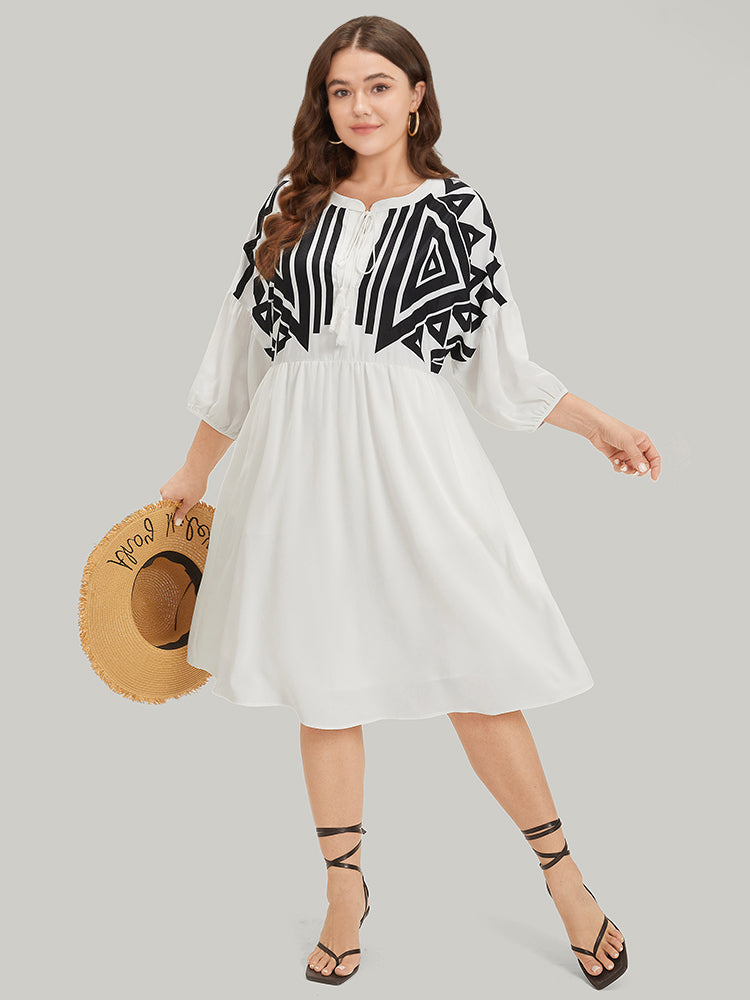 Geometric Print Notched Ties Tassels Elastic Cuffs Dress