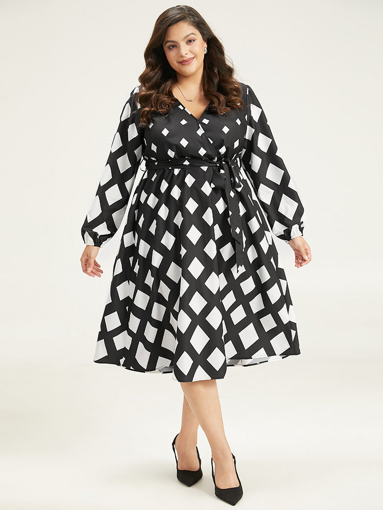 Plus Size Dresses | Geometric Print Belted Lantern Sleeve Dress | BloomChic